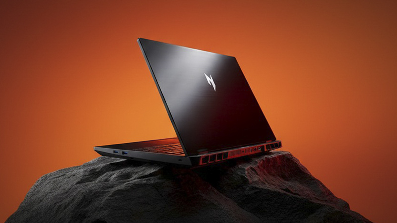 laptop-choi-game-Shadow-Knight-Neo-16-1