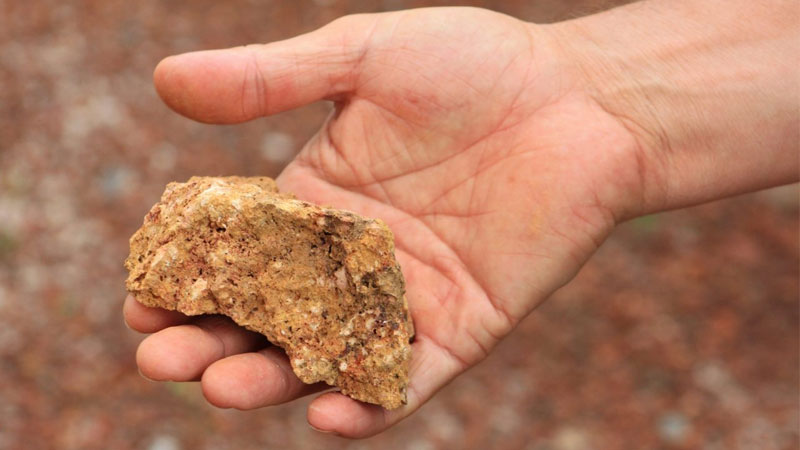 nguyen-lieu-chinh-dung-de-san-xuat-nhom-la-1