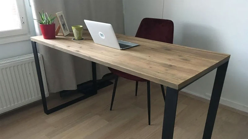 ban-lam-viec-chan-sat-3