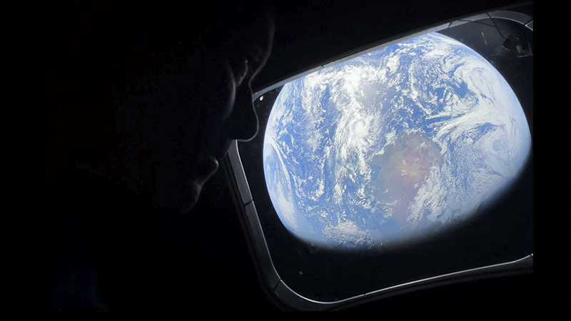 buc-anh-chup-tu-khong-gian-bang-iPhone-17-Pro-Max-3