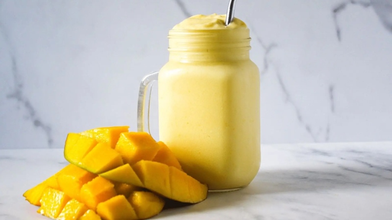 cach-lam-sinh-to-xoai-1