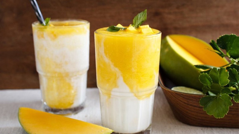 cach-lam-sinh-to-xoai-4