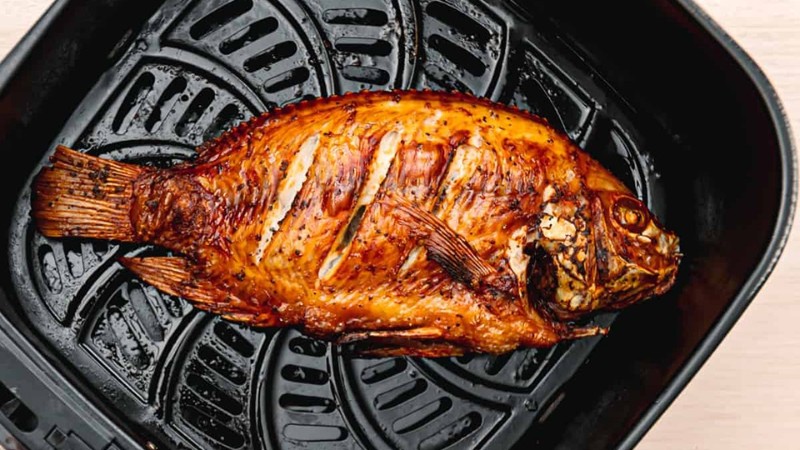 cach-nuong-ca-bang-noi-chien-khong-dau-4