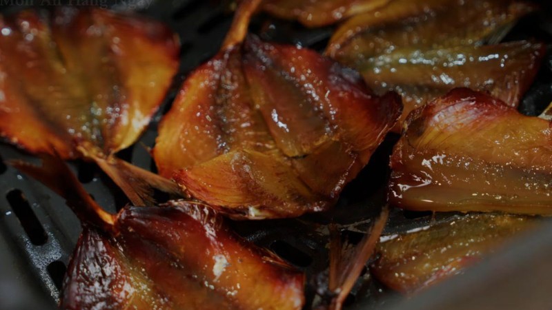 cach-nuong-ca-bang-noi-chien-khong-dau-5