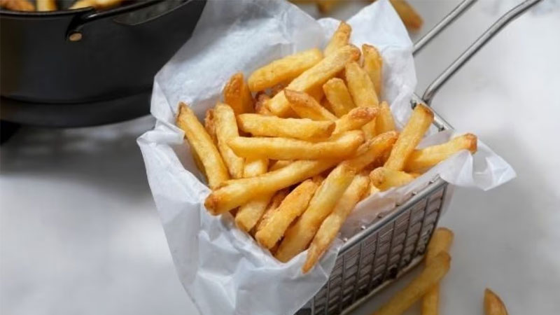 Cách Làm Khoai Tây Chiên Bằng Nồi Chiên Không Dầu Giòn Rụm Tại Nhà 20 lam-khoai-tay-chien-bang-noi-chien-khong-dau-2