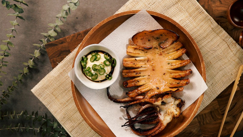 nuong-muc-bang-noi-chien-khong-dau-2