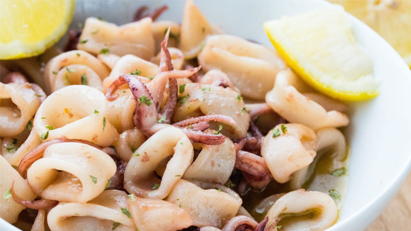 nuong-muc-bang-noi-chien-khong-dau-4