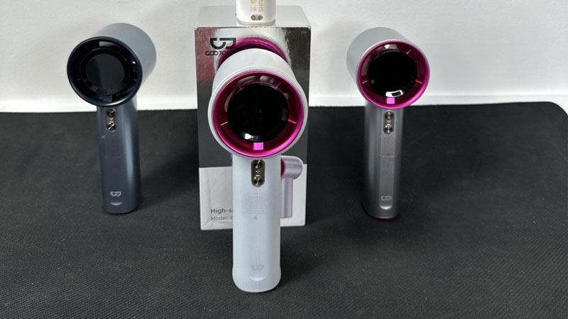 quat-goojodoq-cam-tay-1