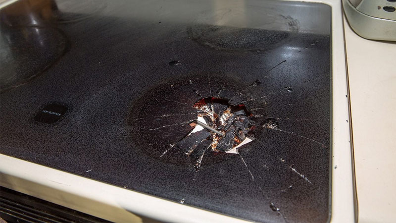 thay-mat-kinh-bep-tu-bi-vo-2