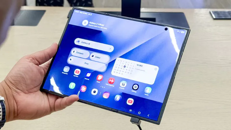 Galaxy Z Fold 8 và Galaxy Z Wide Fold