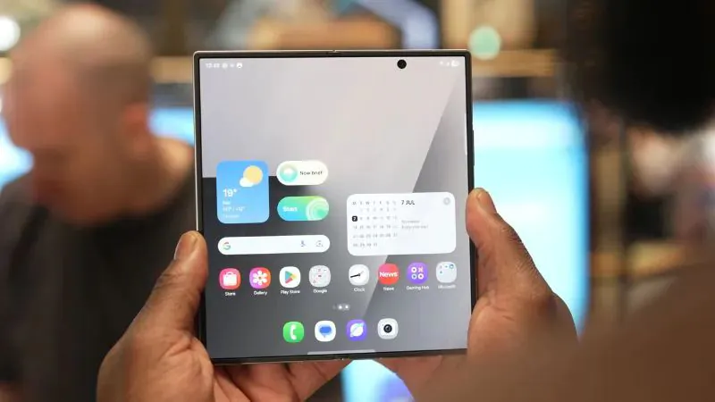 Samsung Galaxy Z Fold 8