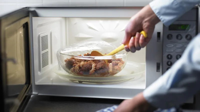 how-to-clean-a-microwave-1