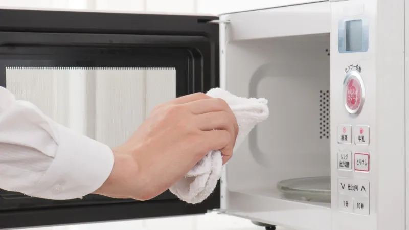 how-to-clean-a-microwave-4