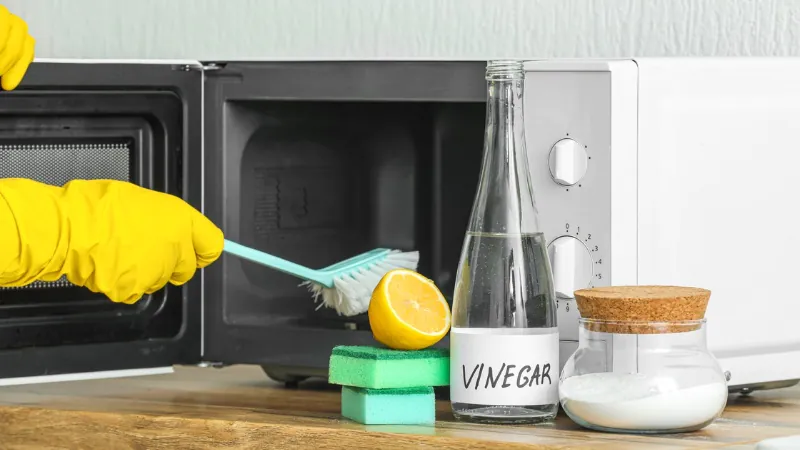 how-to-clean-a-microwave-6