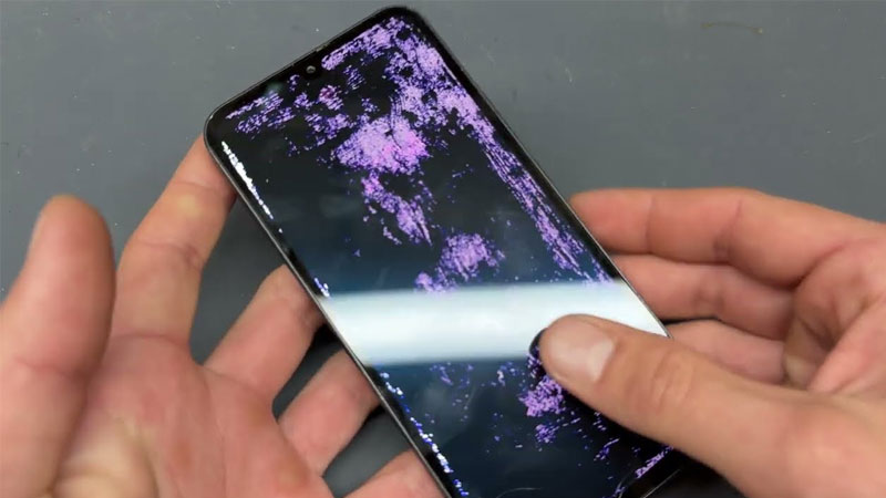 man-hinh-dien-thoai-samsung-chiem-tai-2
