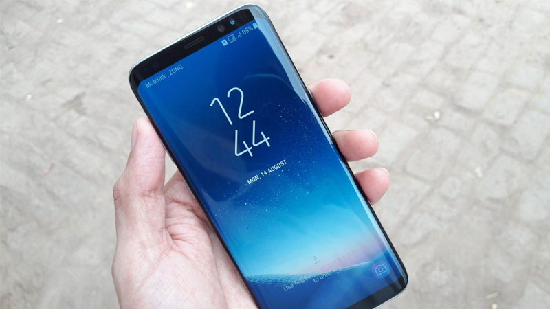 man-hinh-dien-thoai-samsung-chiem-tai-3