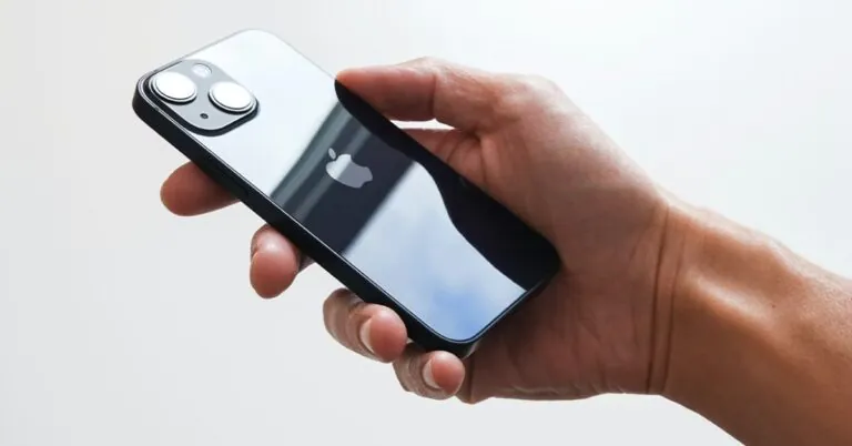 thay-pin-iphone-13