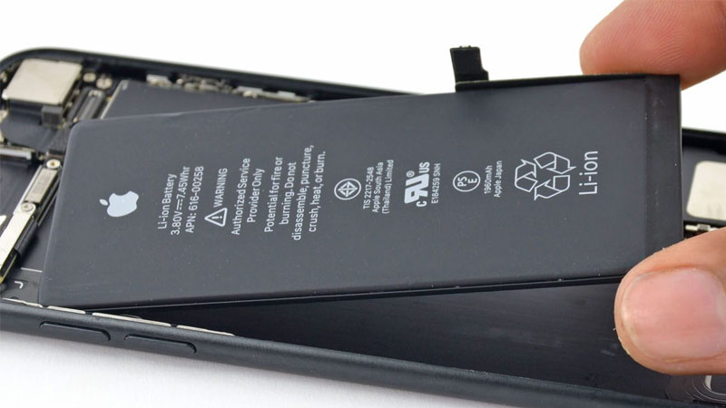 thay-pin-iphone-chinh-hang-2