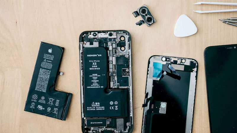 thay-pin-iphone-chinh-hang-4