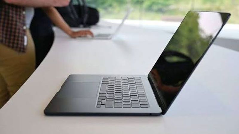 macbook-bi-treo-1
