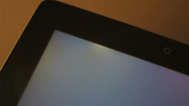 man-hinh-ipad-bi-ho-sang-2
