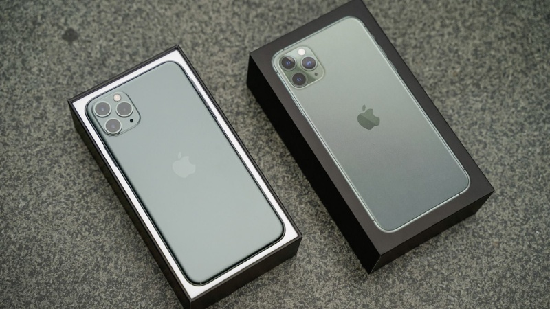 pin-iphone-11-pro-max-4