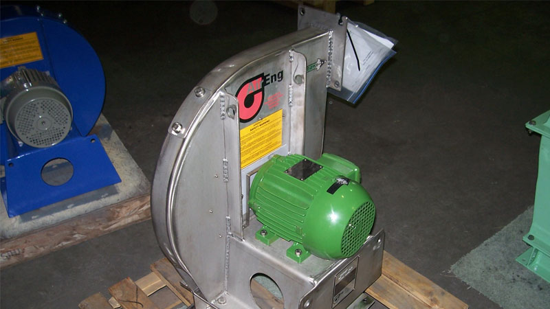 quat-hut-ly-tam-1