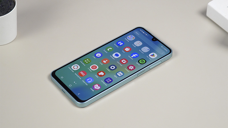 Thiết kế Samsung Galaxy A17 5G màu xanh