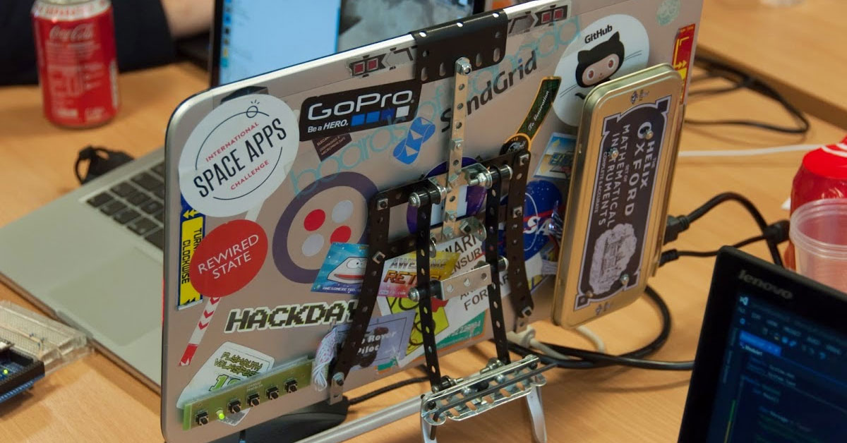 tan-dung-man-hinh-laptop-cu-1