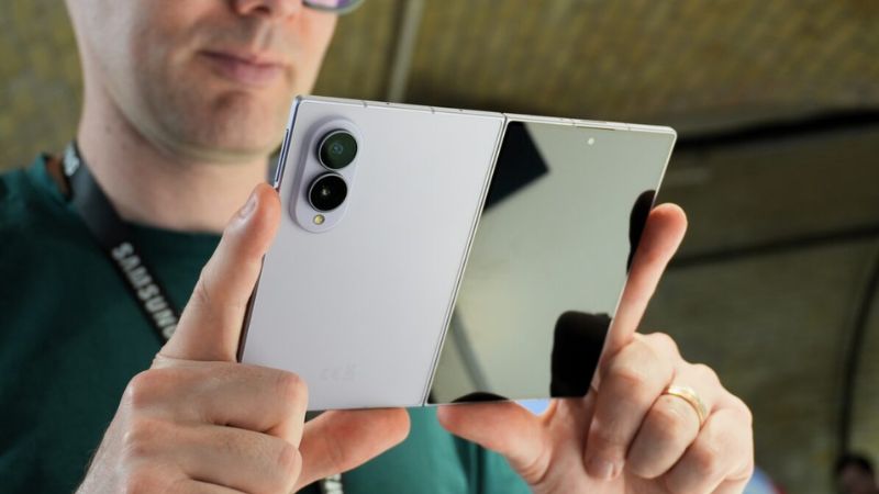 Galaxy Z Fold 8