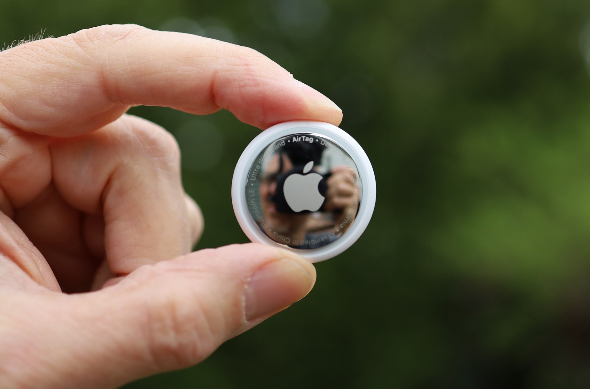 Apple AirTag thiết kế nhỏ gọn gắn chìa khóa