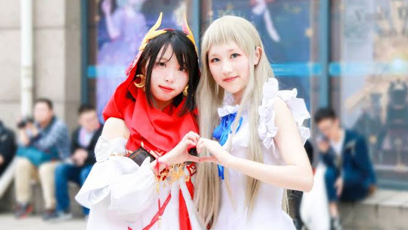 cosplay là gì - cosplayer hóa thân nhân vật anime tại lễ hội