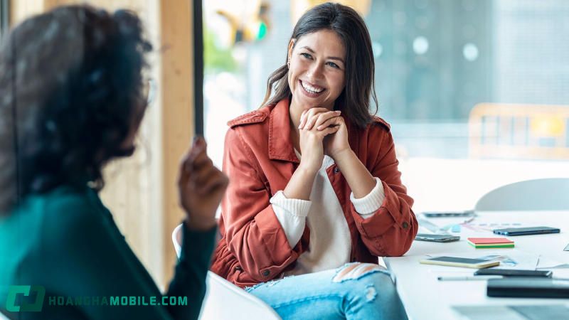 Dấu hiệu nhận biết người extrovert hướng ngoại