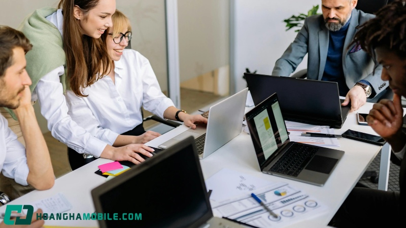 Thiết Bị Công Nghệ Hỗ Trợ Quản Lý Quan Hệ Partnership