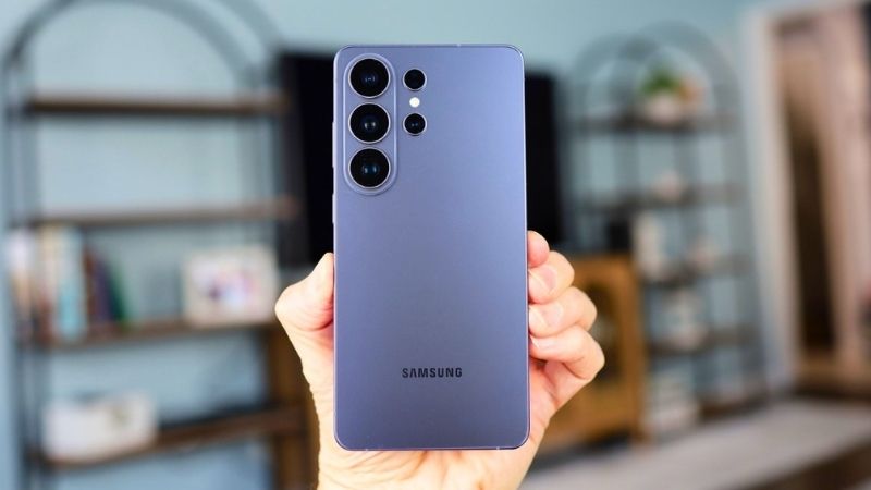 Galaxy S26 Ultra xếp thứ tư trong top 10 smartphone bán chạy nhất toàn cầu