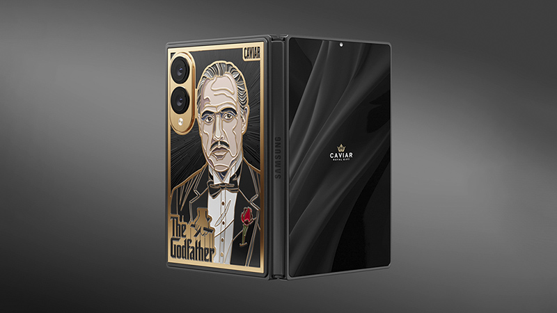 galaxy-z-fold-8-lay-cam-hung-tu-Scarface-The-Godfather-va-The-Joker-4