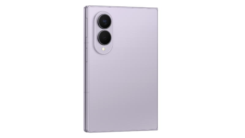 Galaxy Z Fold8 màu tím nhìn nghiêng từ mặt lưng khi gập