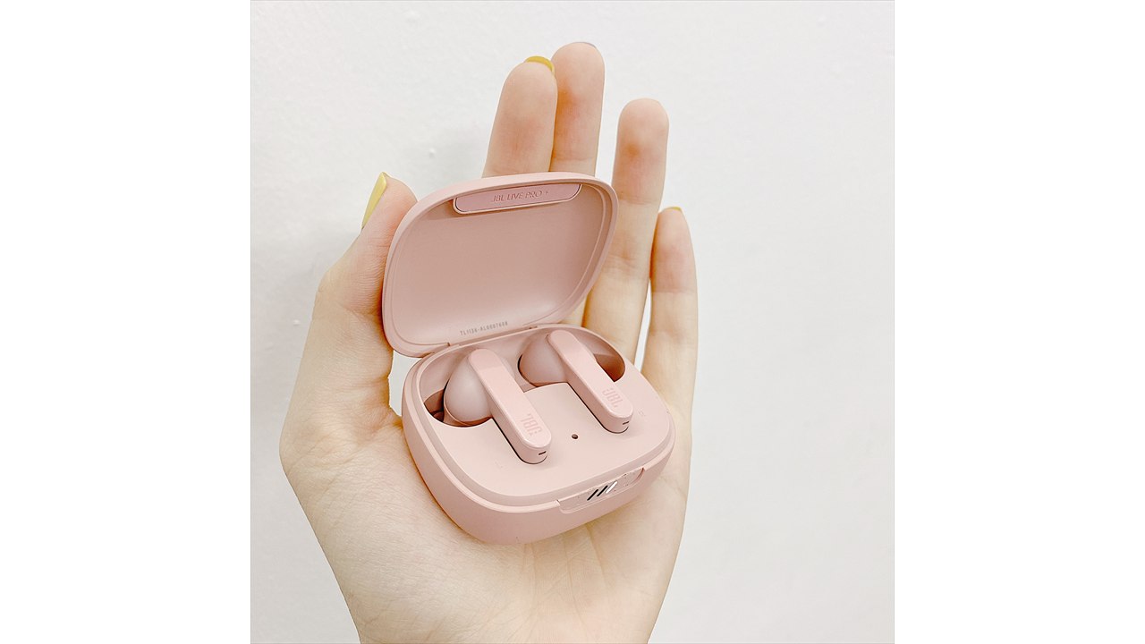 trên tay JBL Live Pro+