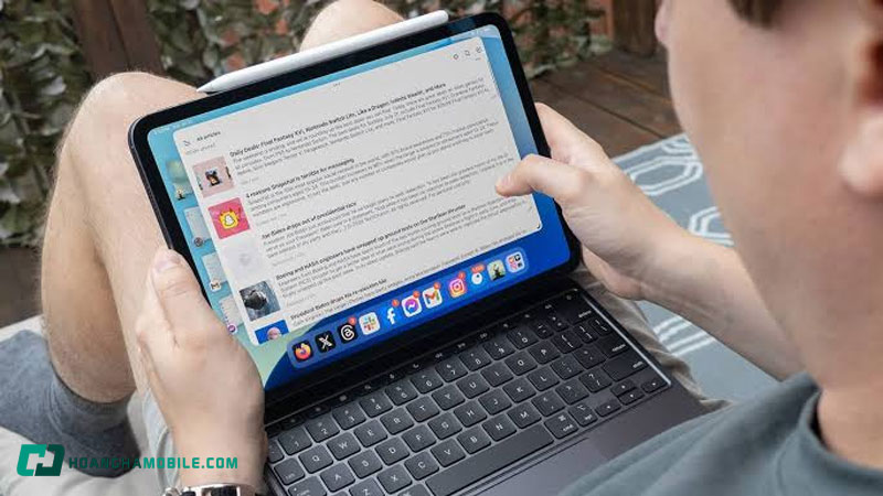 nen-mua-ipad-hay-laptop-3