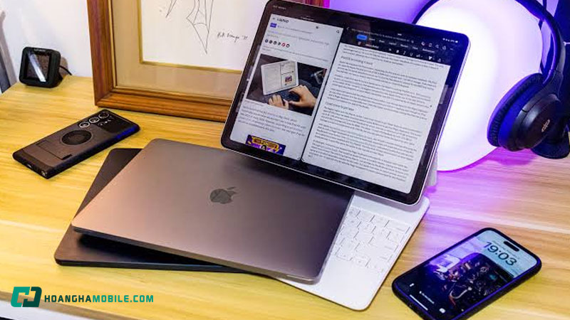 nen-mua-ipad-hay-laptop-5
