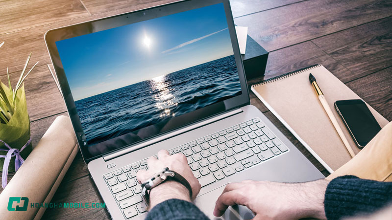 nen-mua-laptop-hay-pc-4
