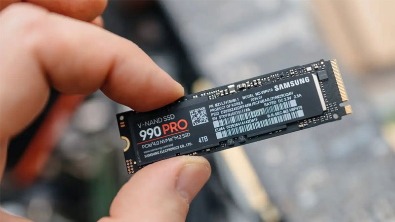 ổ cứng SSD và HDD gắn trong máy tính