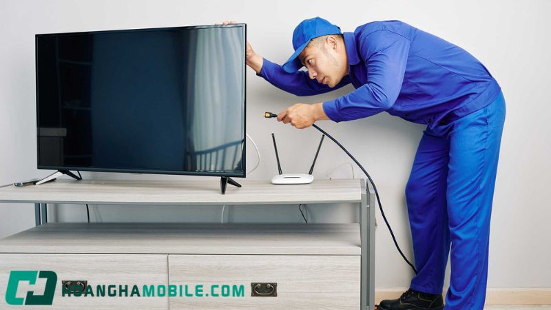 Rút nguồn điện tivi và khôi phục cài đặt gốc là bước xử lý cuối cùng