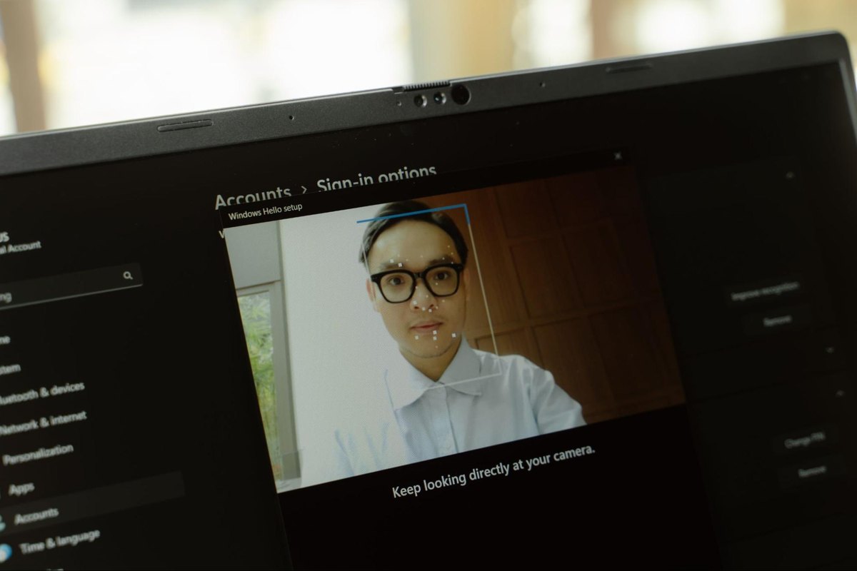 Đăng nhập laptop bằng nhận diện khuôn mặt Windows Hello