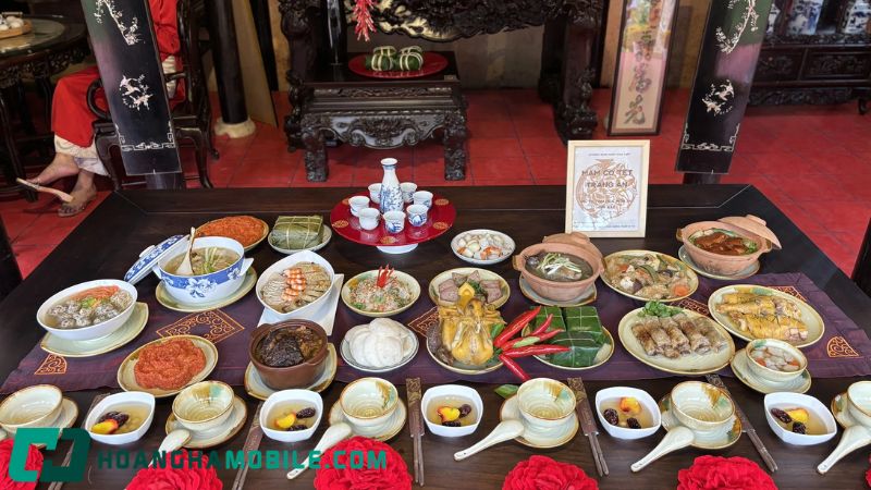 van-khan-cung-tat-nien-1