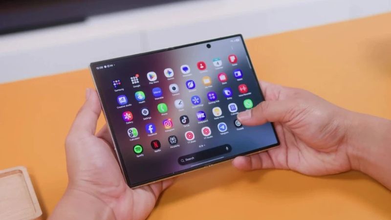 Samsung Galaxy Z Fold 8