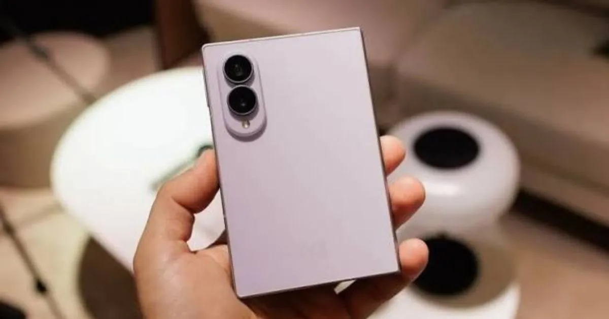 Samsung Galaxy Z Fold 8