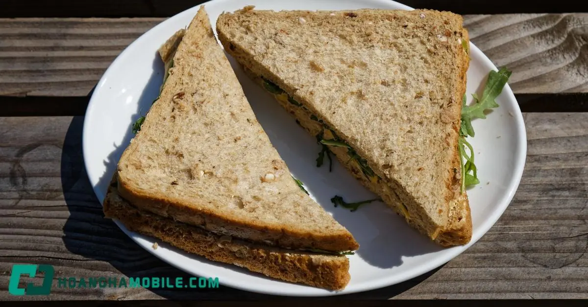 cach-lam-banh-sandwich-bang-may-kep
