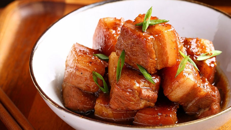 kho-thit-bang-noi-nau-cham-2