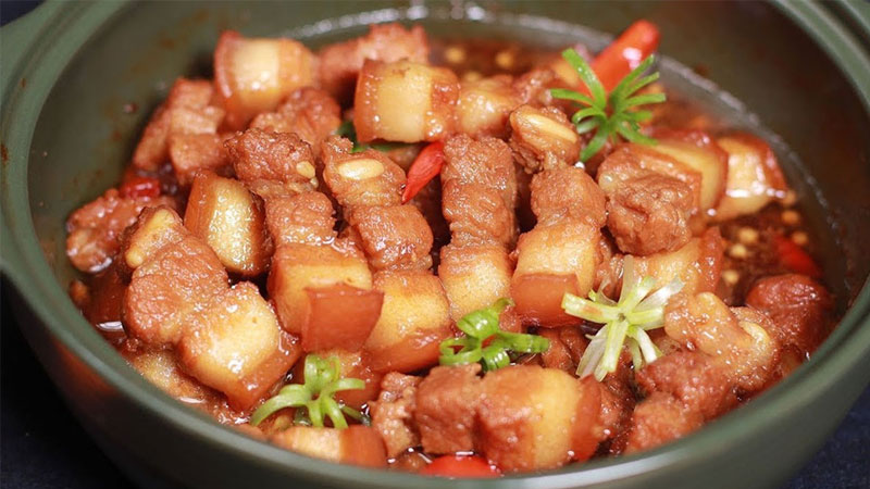 kho-thit-bang-noi-nau-cham-5